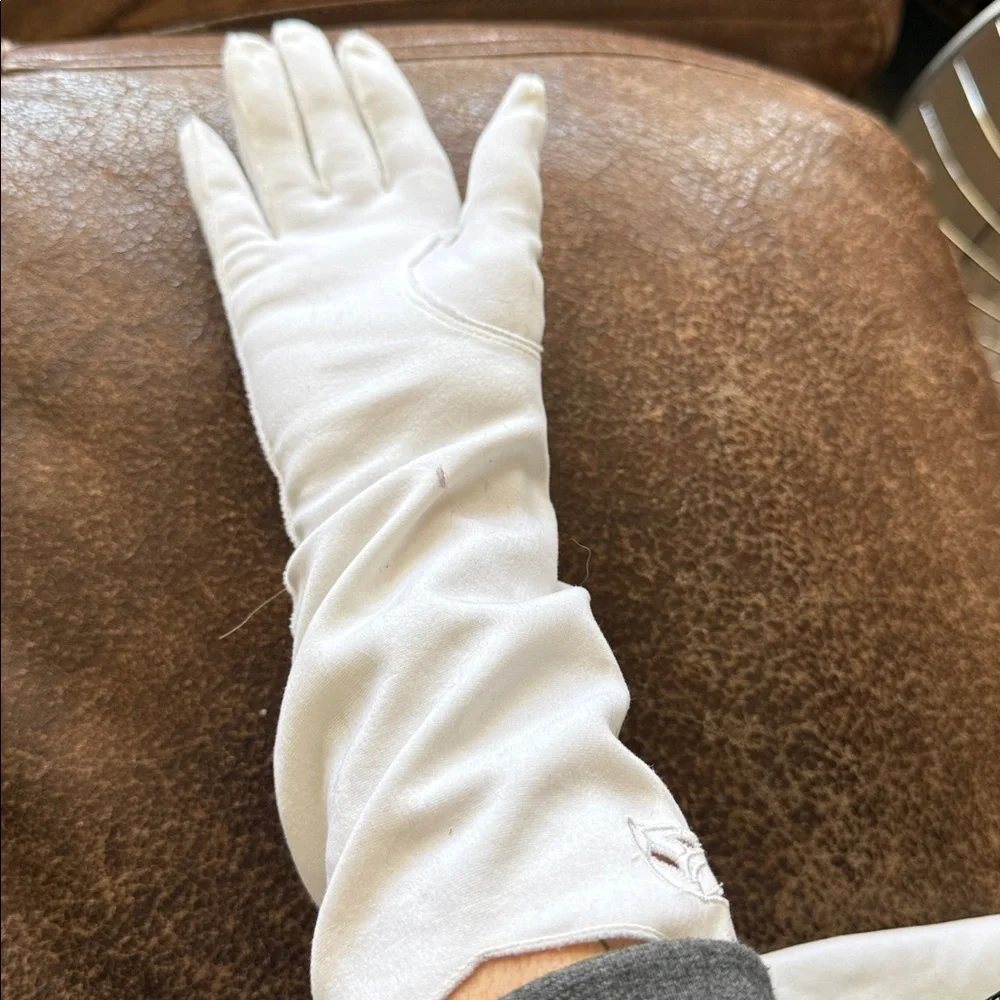 Vintage wear right fabric lace Elegant opera White Gloves made in west Germany